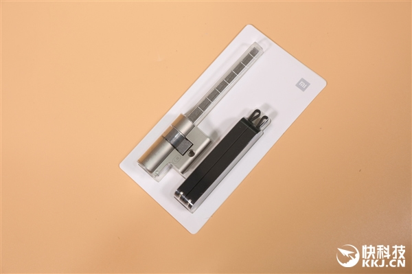 小米首款高端全自動智能鎖圖賞，1699元一觸即開門