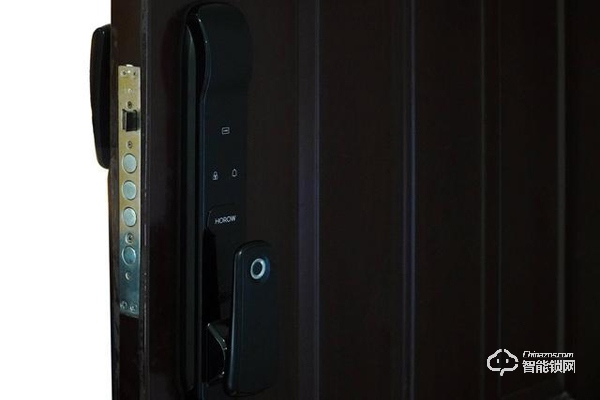 換上人生第一把智能鎖，不帶鑰匙的感覺真是太爽了