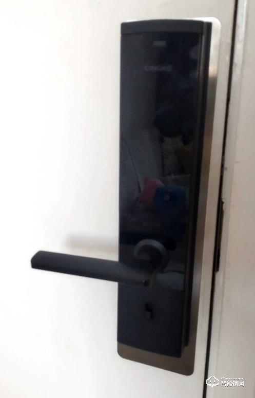 選擇華為智卡青稞智能指紋鎖，裝修煥新享受生活！