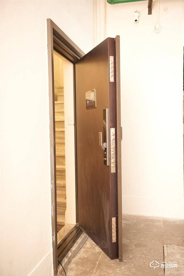 貓眼+智能門鎖，雙層防爆更安全，我換了有品眾籌的智能門