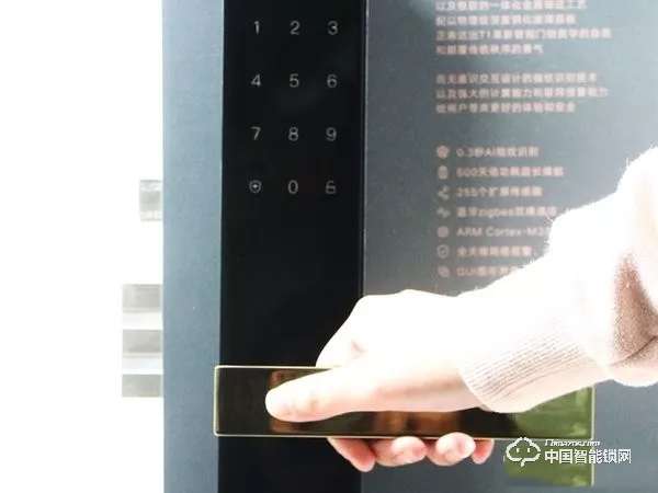歐瑞博T1智能門(mén)鎖體驗(yàn)：指紋識(shí)別精準(zhǔn)支持多項(xiàng)智能防護(hù)