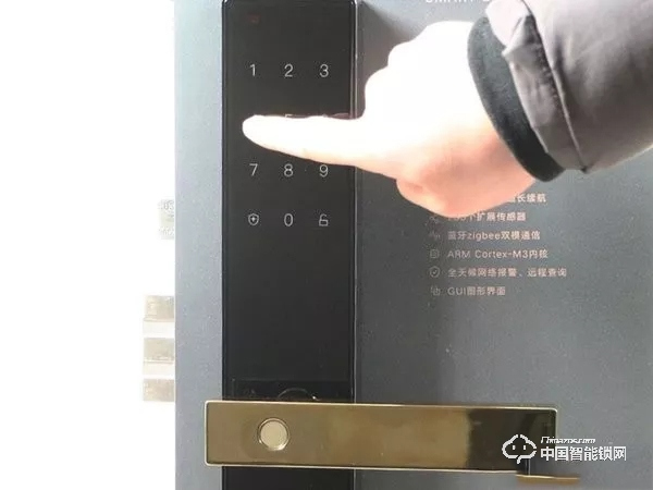 歐瑞博T1智能門(mén)鎖體驗(yàn)：指紋識(shí)別精準(zhǔn)支持多項(xiàng)智能防護(hù)