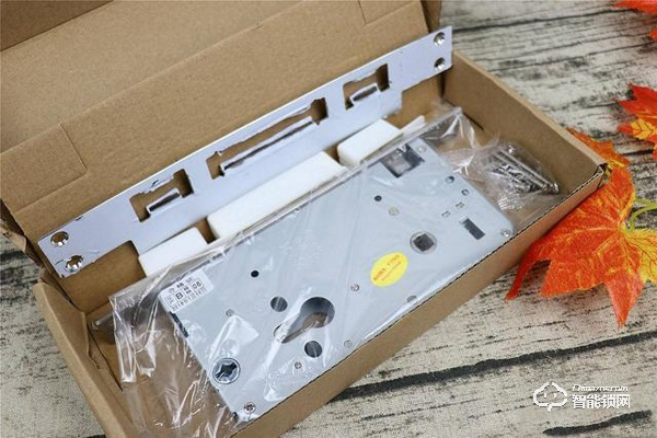 小益E206指紋鎖使用測評 千元鎖表現(xiàn)更出色