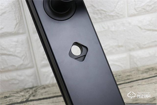 小益E206指紋鎖使用測評 千元鎖表現(xiàn)更出色