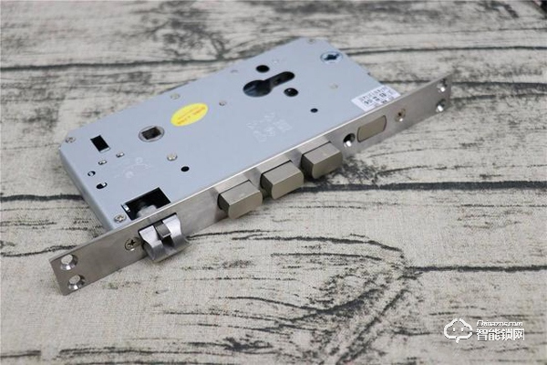 小益E206指紋鎖使用測評 千元鎖表現(xiàn)更出色