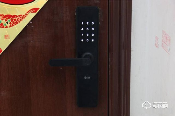 小益E206指紋鎖使用測評 千元鎖表現(xiàn)更出色