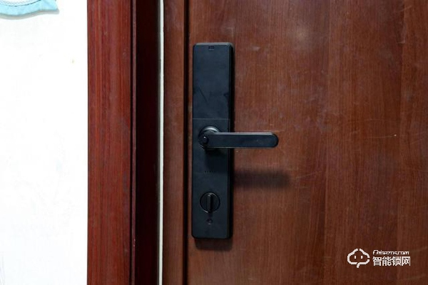 小益E206指紋鎖使用測評 千元鎖表現(xiàn)更出色