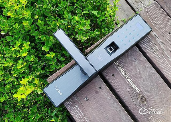 方正智能鎖評測：高科技時(shí)代，用方正智能鎖住家的安全