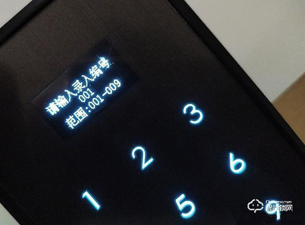 方正智能鎖評測：高科技時(shí)代，用方正智能鎖住家的安全