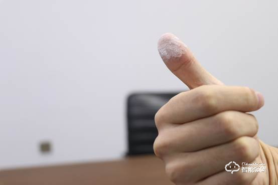 實力與顏值雙爆表！桔子物聯Orange R9全自動推拉智能鎖評測