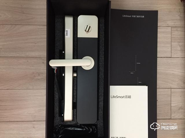 這款云起指紋鎖是榮獲了IF設計大獎的產品設計材質做工都無可挑剔