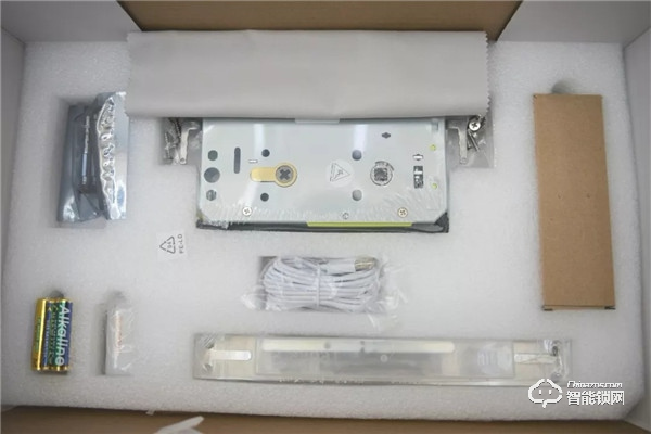 你家的門鎖該升級了 樂橙P6三維感官視頻鎖首發評測