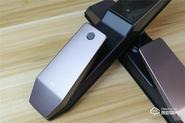 TCL智能鎖實力攪局，外觀新穎別樹一幟，一鍵開關更方便