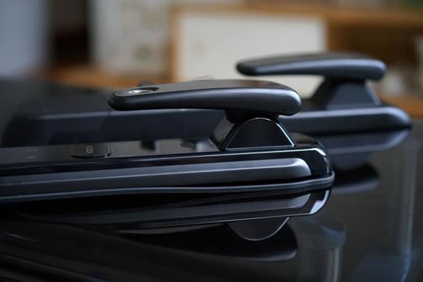 便捷安全兩不誤，希箭C1炫酷黑全自動智能鎖入手記