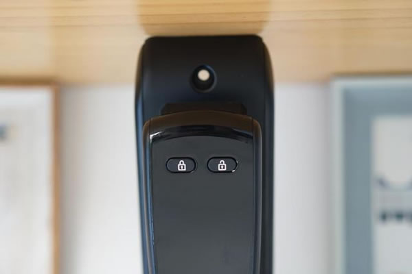 便捷安全兩不誤，希箭C1炫酷黑全自動智能鎖入手記