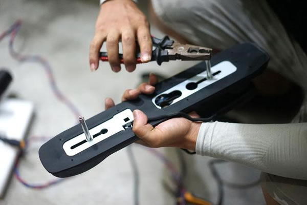 便捷安全兩不誤，希箭C1炫酷黑全自動智能鎖入手記