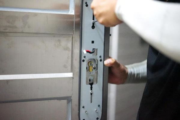 便捷安全兩不誤，希箭C1炫酷黑全自動智能鎖入手記