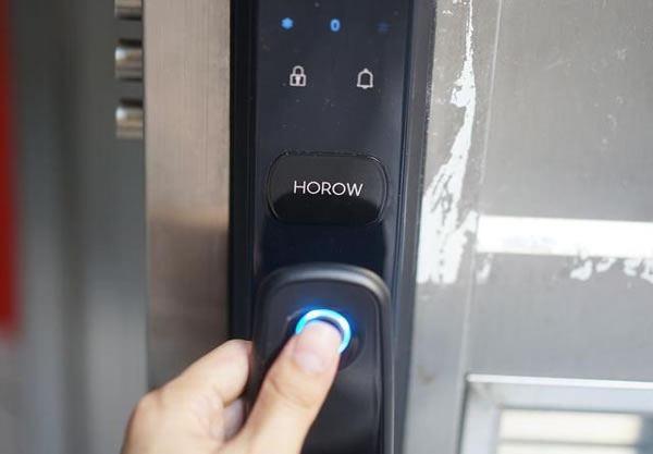 便捷安全兩不誤，希箭C1炫酷黑全自動智能鎖入手記