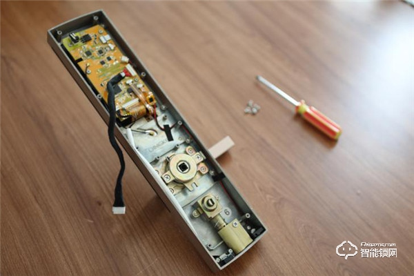 青稞智能鎖T7拆機評測，售價2999除了屏幕還有華為智卡認證！