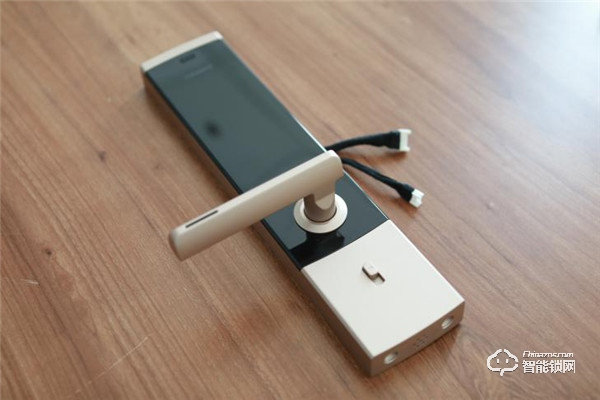 青稞智能鎖T7拆機評測，售價2999除了屏幕還有華為智卡認證！