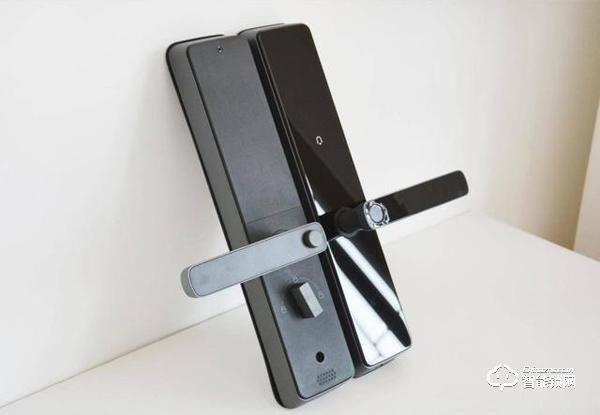 用防彈玻璃做面板，到底有多堅固，創米小白智能門鎖G1親測