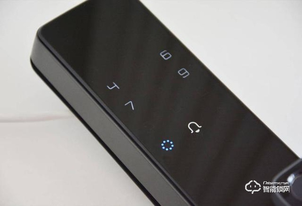 用防彈玻璃做面板，到底有多堅固，創米小白智能門鎖G1親測