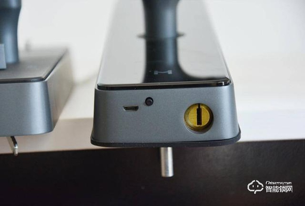 用防彈玻璃做面板，到底有多堅固，創米小白智能門鎖G1親測