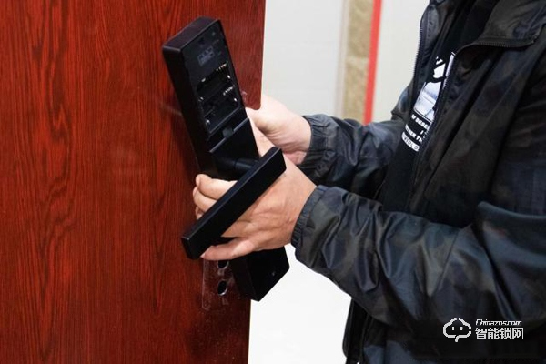 用了再也回不去，更換歐瑞博智能鎖 C1 的親身經歷