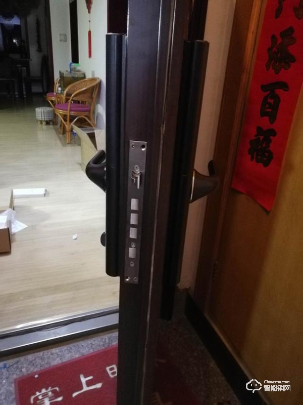 德施曼指紋鎖怎么樣？阿里云智能鎖、小嘀T7、小嘀指紋鎖V5測評