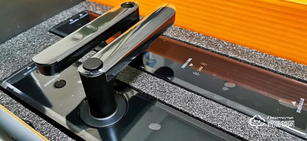 指紋鎖什么品牌好？德施曼、鹿客、派瑞軍工裝甲智能鎖試用測評