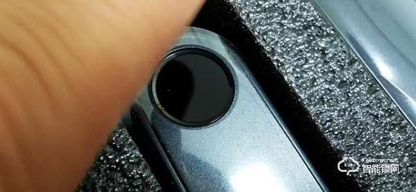 指紋鎖什么品牌好？德施曼、鹿客、派瑞軍工裝甲智能鎖試用測評