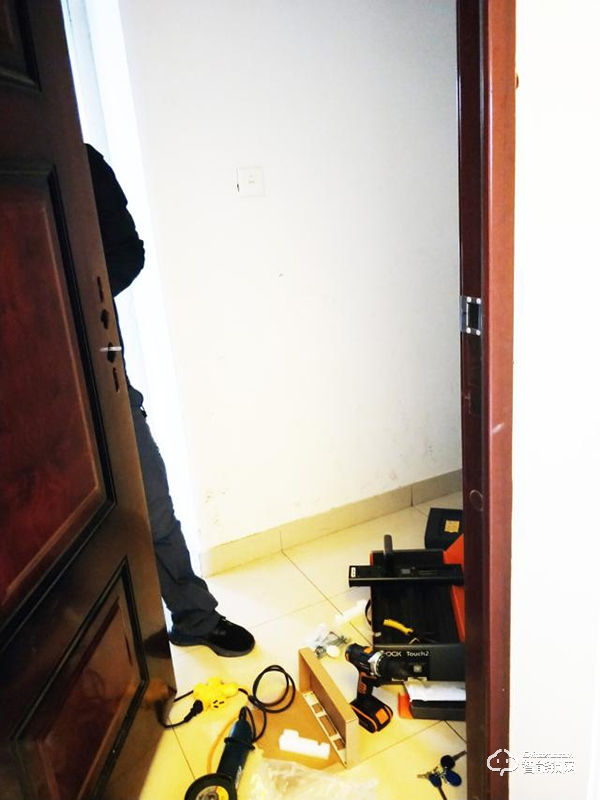 指紋鎖什么品牌好？德施曼、鹿客、派瑞軍工裝甲智能鎖試用測評