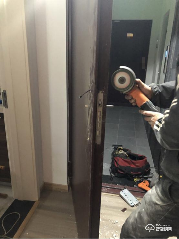 智能門(mén)鎖小米有品定制版測(cè)評(píng)：簡(jiǎn)約而不簡(jiǎn)單！是家的安全官！