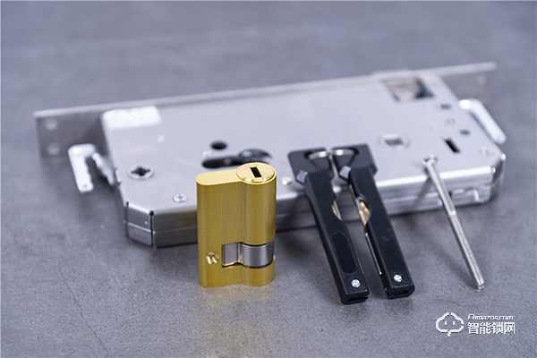 聯想智能門鎖E1測評：家庭升級智能門鎖的首選優品