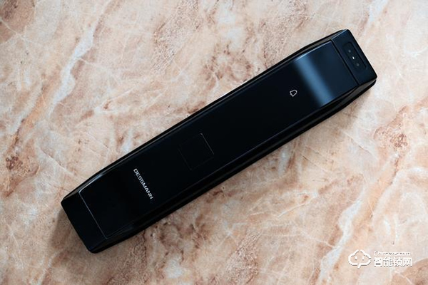 德施曼R7人臉識(shí)別智能鎖，換一個(gè)更加輕松的方式進(jìn)家門