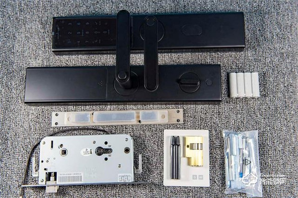 簡配安全不減，鑰匙終結者，體驗米家智能門鎖青春版