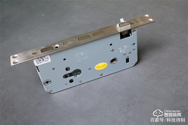 小愛同學開門，從此不帶鑰匙、性價比之王！小益E206MI智能鎖測評