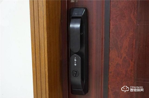 害怕半夜被開門？讓集貓眼、指紋鎖于一身的小嘀Q3M守護你的安全