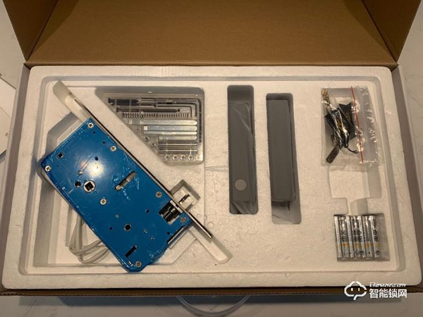 華為系史上性價比最高智能鎖，VOC指紋鎖x8初體驗測評