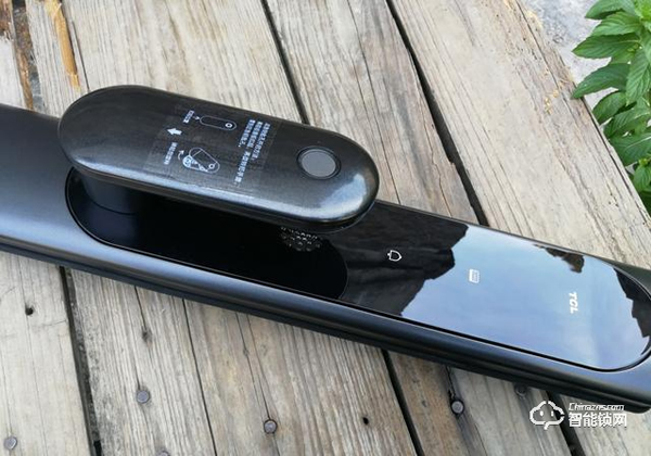 C級鎖芯+5D安全防護技術，TCL智能鎖安全杠桿滴