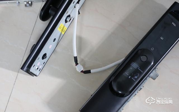 C級鎖芯+5D安全防護技術，TCL智能鎖安全杠桿滴