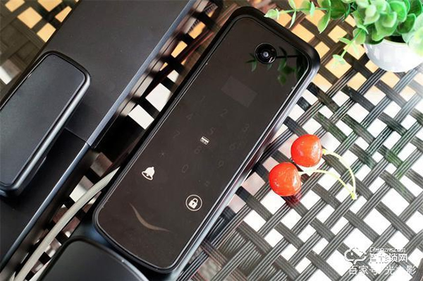 小益X6智能鎖天貓版測評：門鈴貓眼和門鎖三合一，更安全更實惠