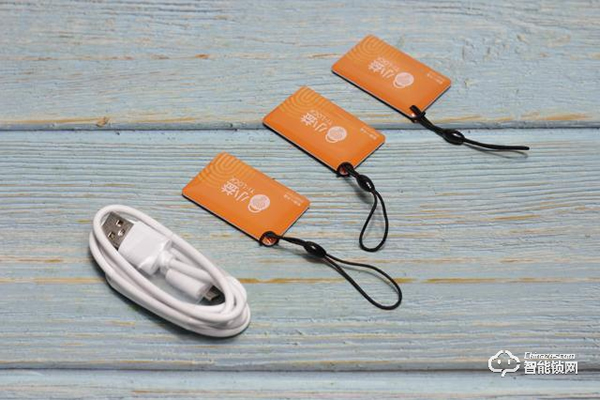 自帶貓眼遠程監控于一體：小益X6智能鎖