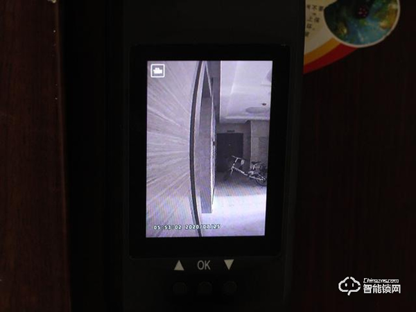 自帶貓眼遠程監控于一體：小益X6智能鎖