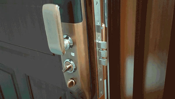 測評 | 金指碼全自動指紋鎖X3：輕奢、時(shí)尚、安全