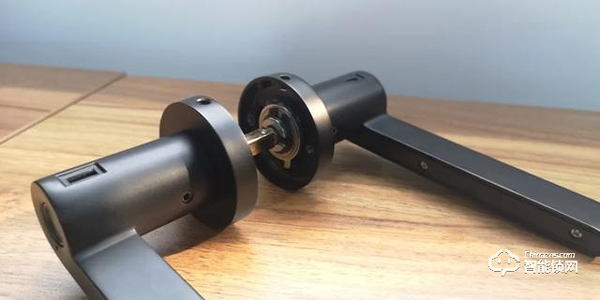 頂固安全門(mén)鎖ND100評(píng)測(cè)：簡(jiǎn)而不凡，給家庭多重守護(hù)