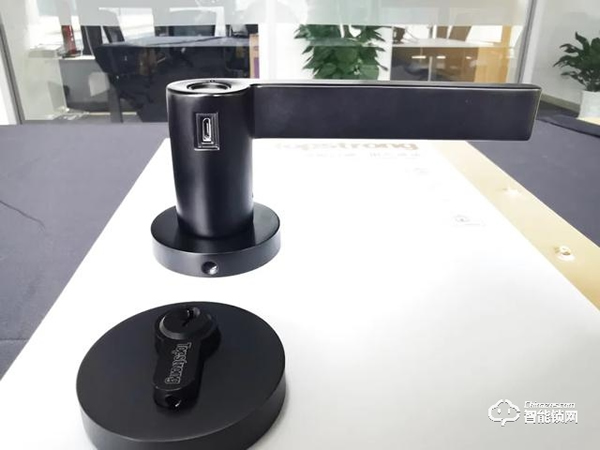 頂固安全門(mén)鎖ND100評(píng)測(cè)：簡(jiǎn)而不凡，給家庭多重守護(hù)