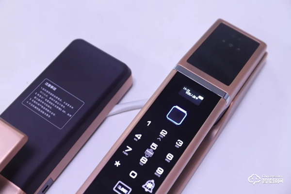 皇家金盾3D人臉識別全自動智能鎖R20D開箱圖賞