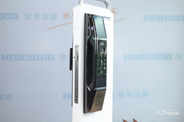 皇家金盾3D人臉識別全自動智能鎖R20D開箱圖賞