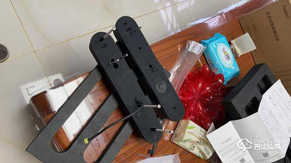 Aqara全自動(dòng)智能推拉鎖D100，讓我成為全村最靚的仔